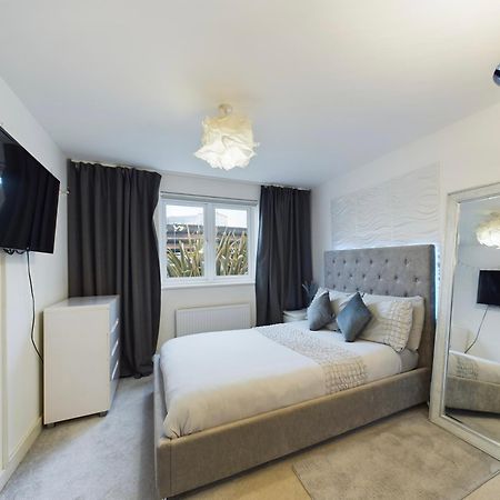 Modern 2 Bed City Apartment With Private Parking Swansea Dış mekan fotoğraf