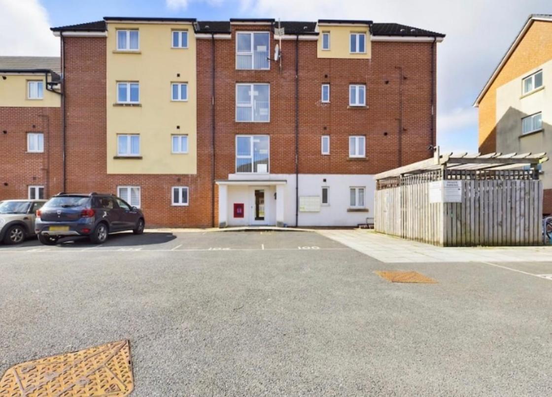 Modern 2 Bed City Apartment With Private Parking Swansea Dış mekan fotoğraf