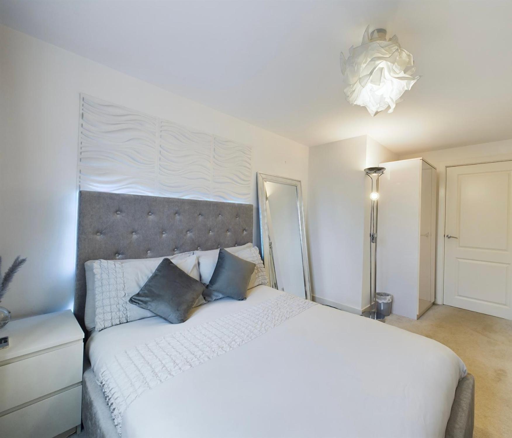 Modern 2 Bed City Apartment With Private Parking Swansea Dış mekan fotoğraf